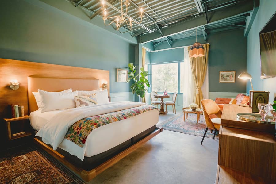 The Frances Modern Inn