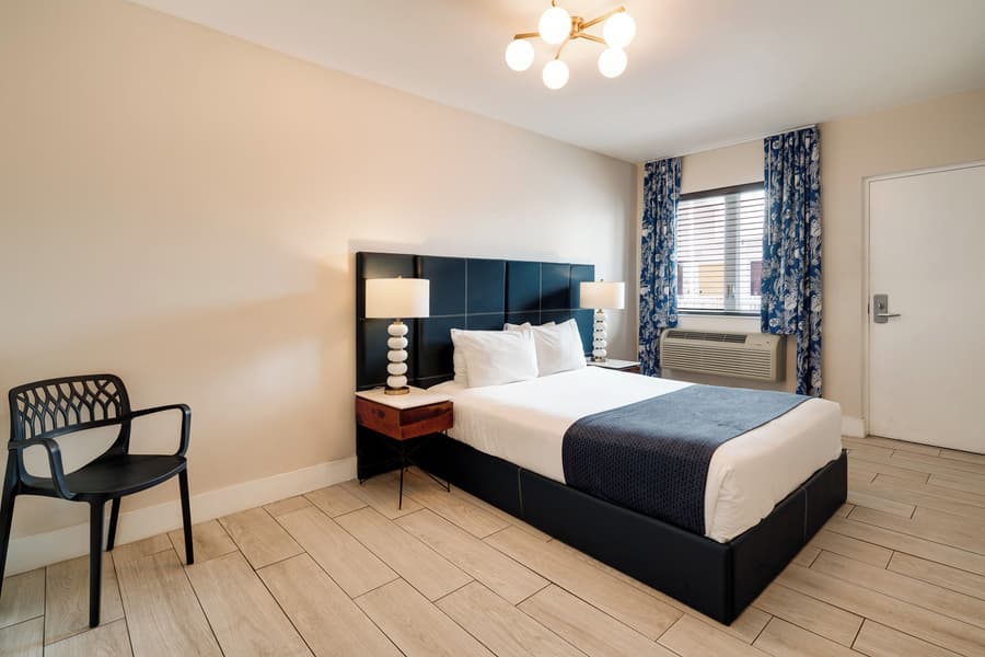 Waterside Hotel and Suites