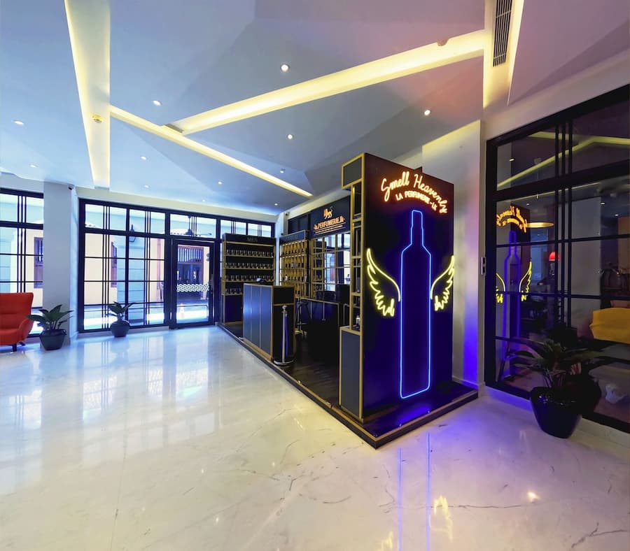 Fairway Colombo - Sri Lanka's First Hotel With Robot Technology