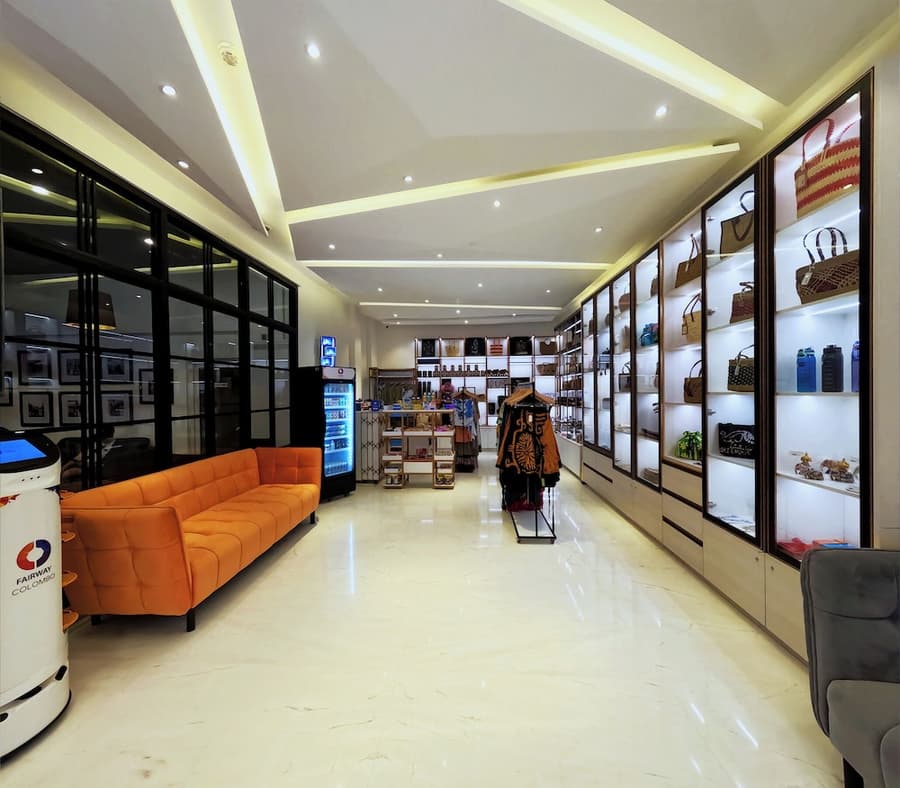 Fairway Colombo - Sri Lanka's First Hotel With Robot Technology