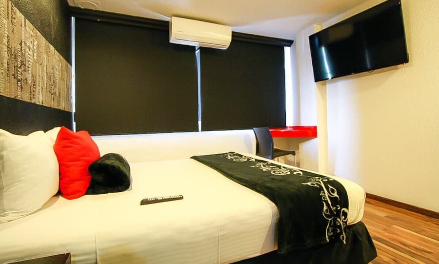 Hotel Black