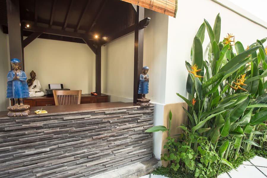 Solo Villas and Retreat