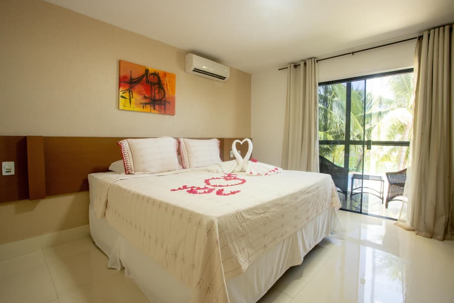 Crôa Mares Hotel