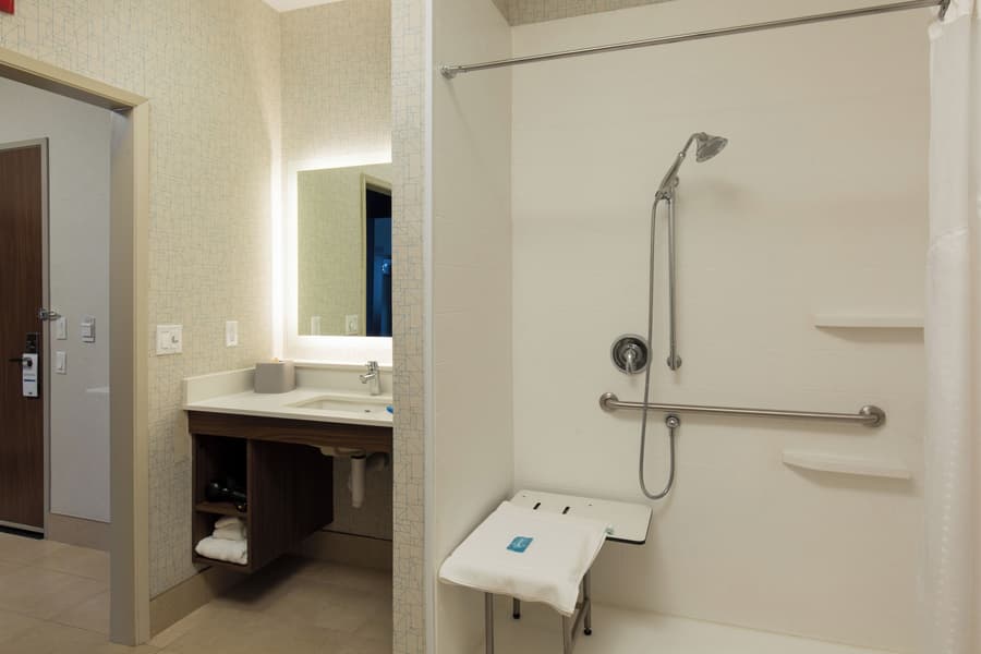 Holiday Inn Express Visalia Sequoia Gateway Area by IHG