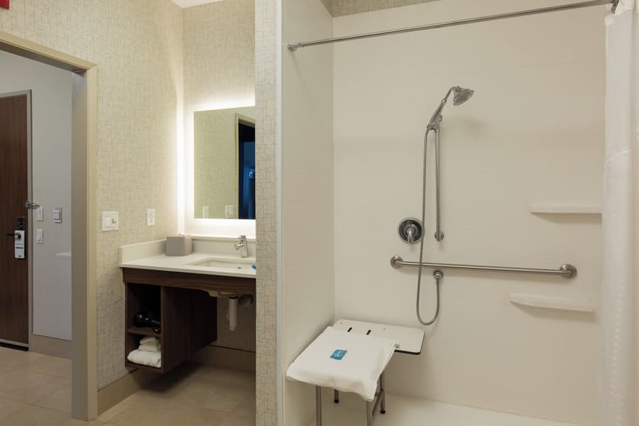 Holiday Inn Express Visalia Sequoia Gateway Area by IHG