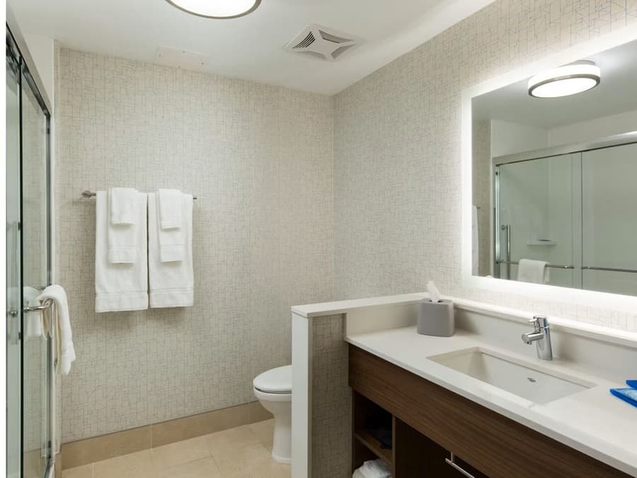 Holiday Inn Express Visalia Sequoia Gateway Area by IHG