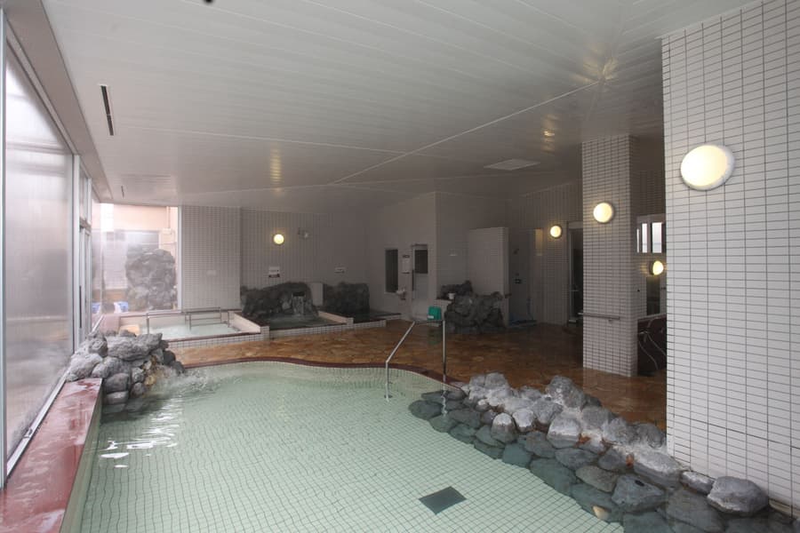 Yuyado Kuttari Onsen Lake Inn