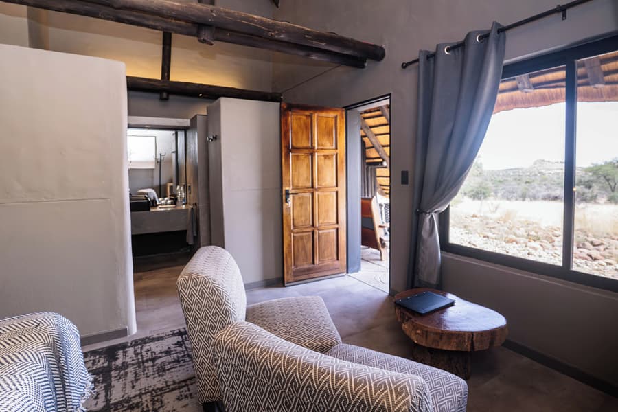 Ai Aiba - The Rockpainting Lodge