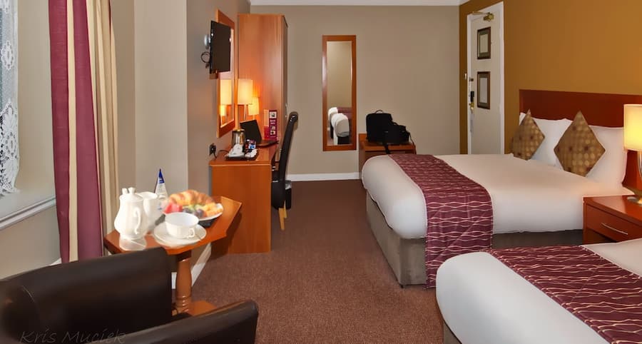 Eviston House Hotel