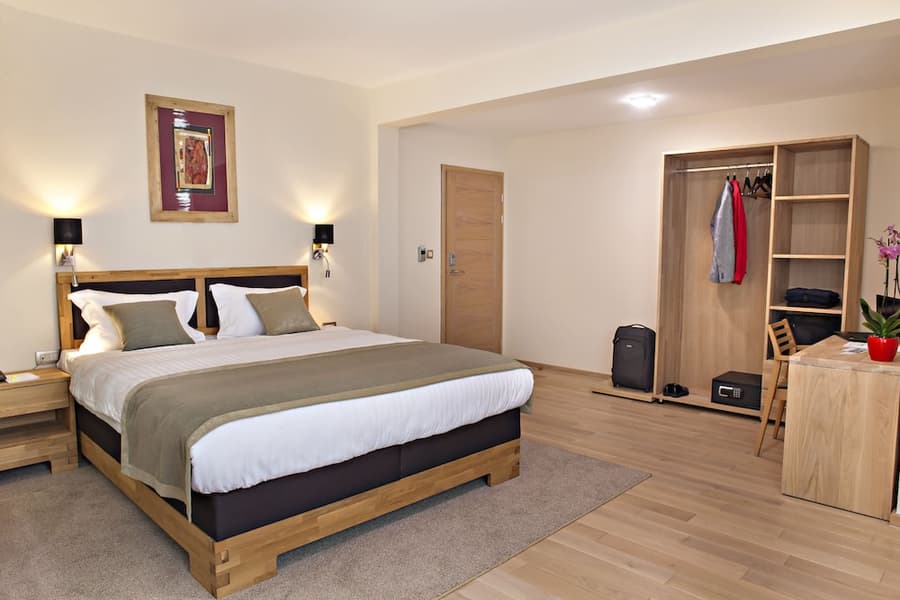 Hotel Aziza