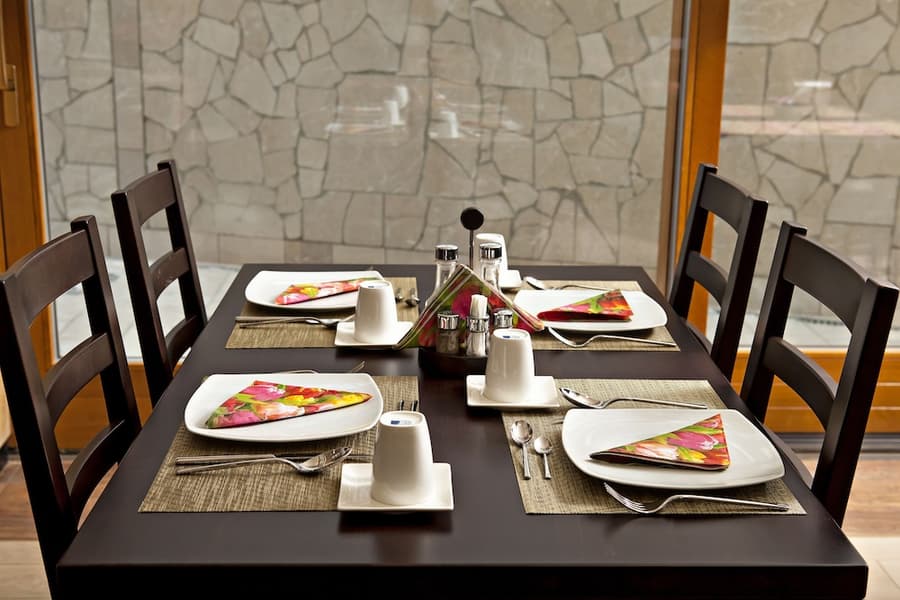 Hotel Aziza