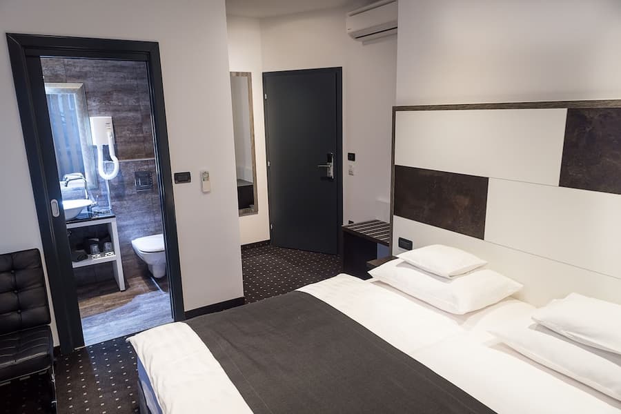 Log In Rooms