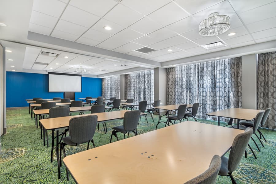 Holiday Inn Knoxville N - Merchant Drive by IHG