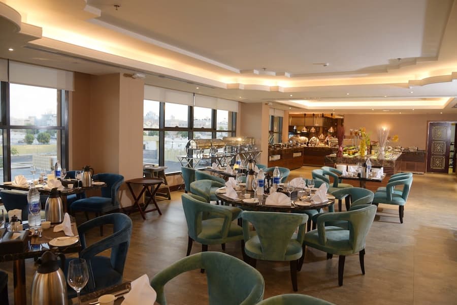 Warwick Al Khobar