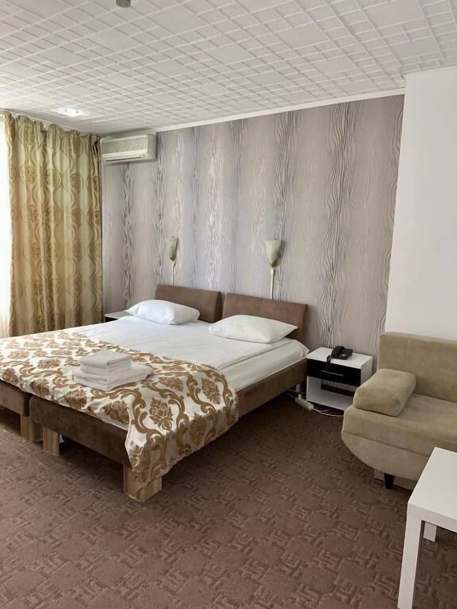 Dalin Hotel