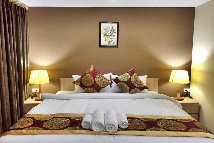 Top High Airport Link Hotel