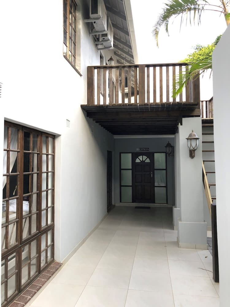 Lalapanzi Guest House