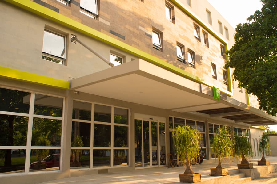 Golden Tulip Guarujá