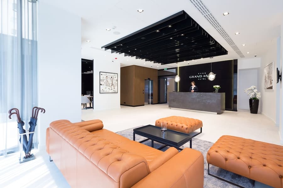 Grand Ascot Hotel