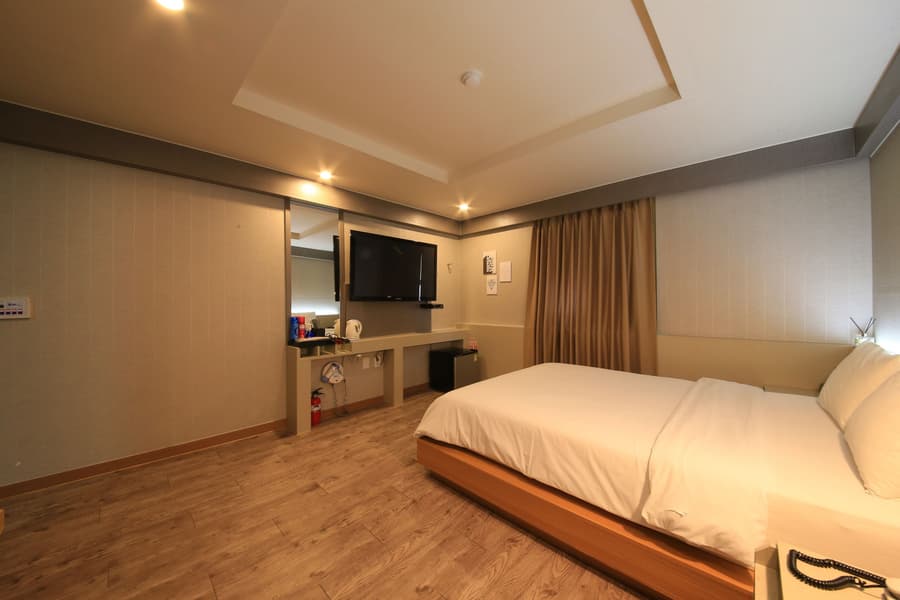 Hotel M Story