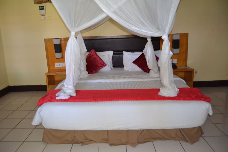 Best Western Jangwani Sea Breeze Hotel