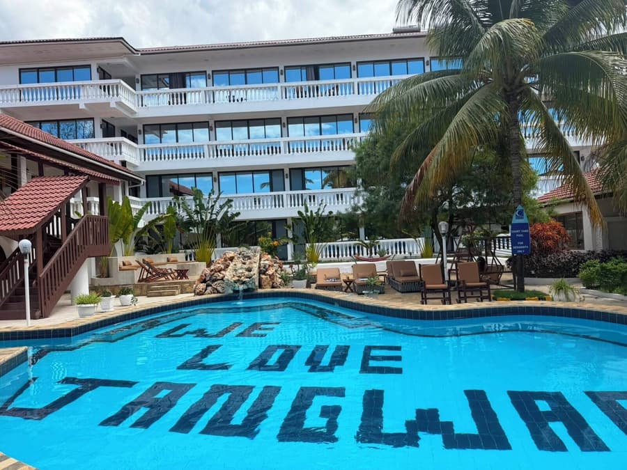 Best Western Jangwani Sea Breeze Hotel