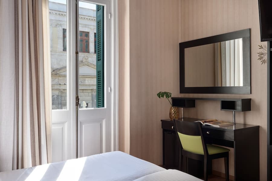 Delphi Art Hotel