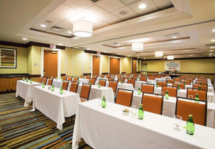 Fairfield Inn and Suites by Marriott Toronto Airport