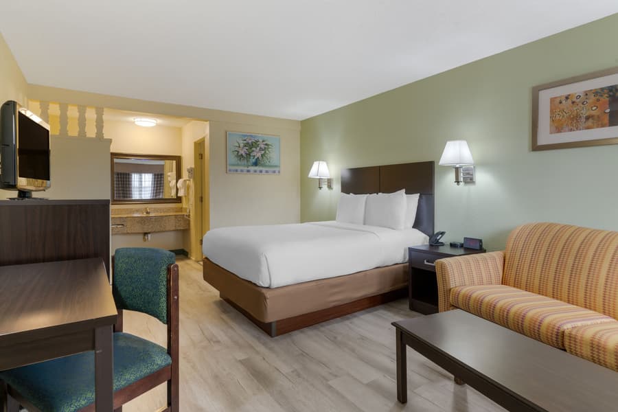 University Inn & Suites