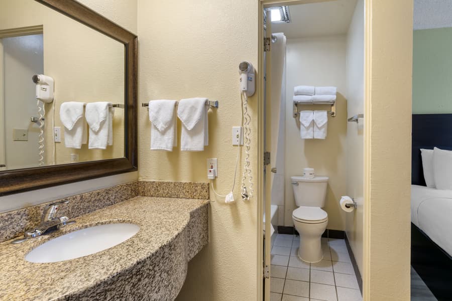 University Inn & Suites