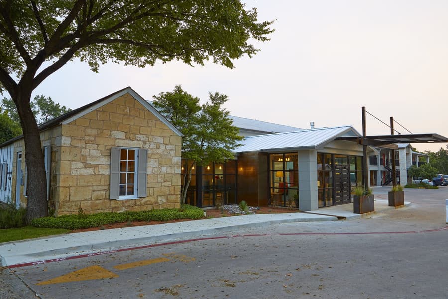 Fredericksburg Inn & Suites
