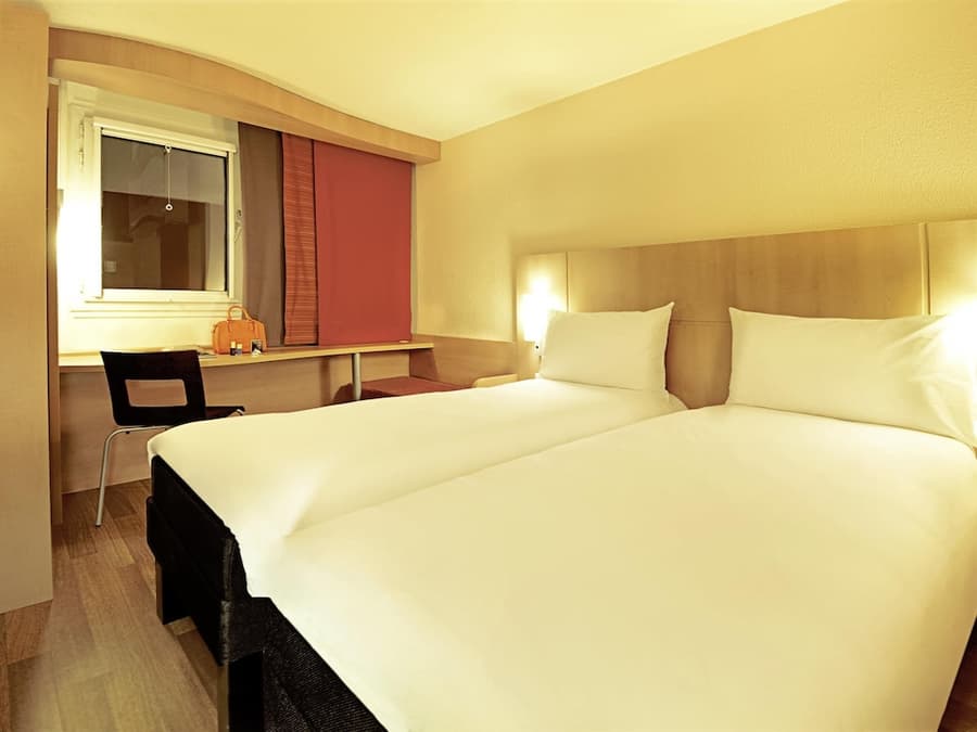 ibis Swansea
