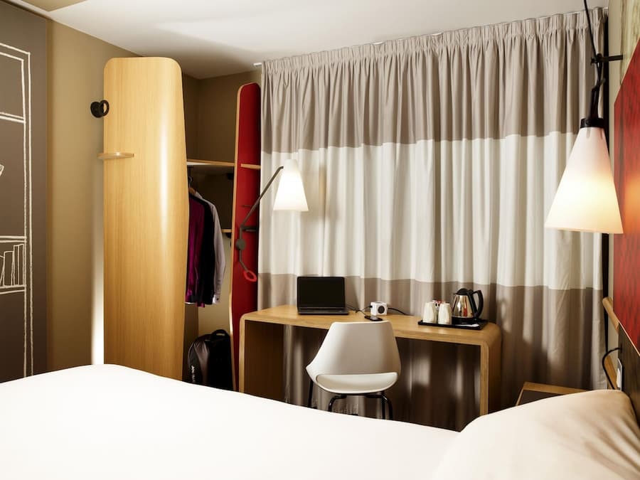 ibis Swansea