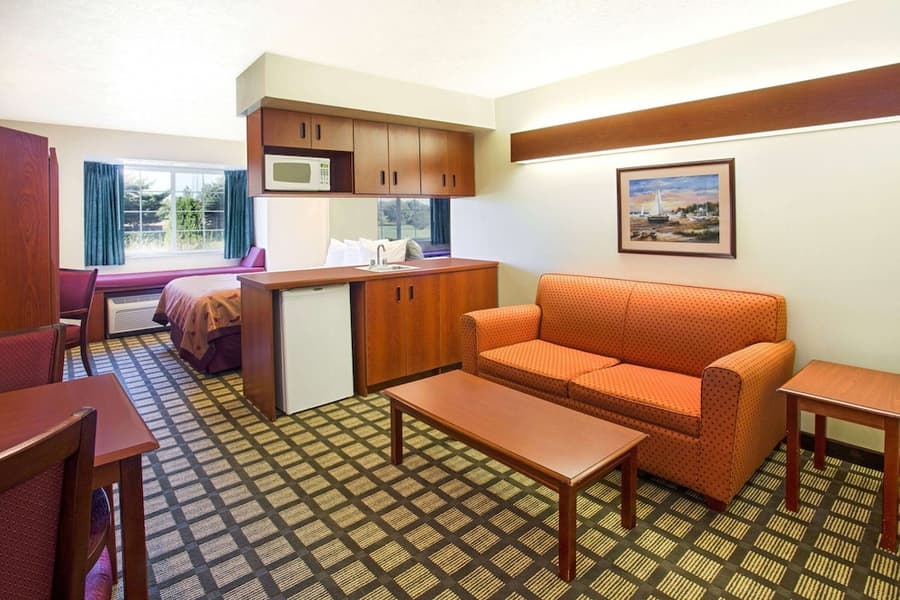 Microtel Inn & Suites by Wyndham Holland