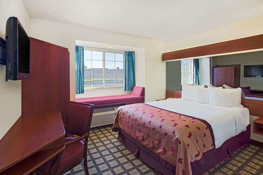 Microtel Inn & Suites by Wyndham Holland