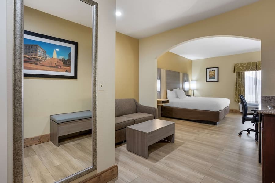 Best Western Plus Springfield Airport Inn