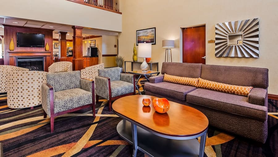Best Western Plus Strawberry Inn & Suites
