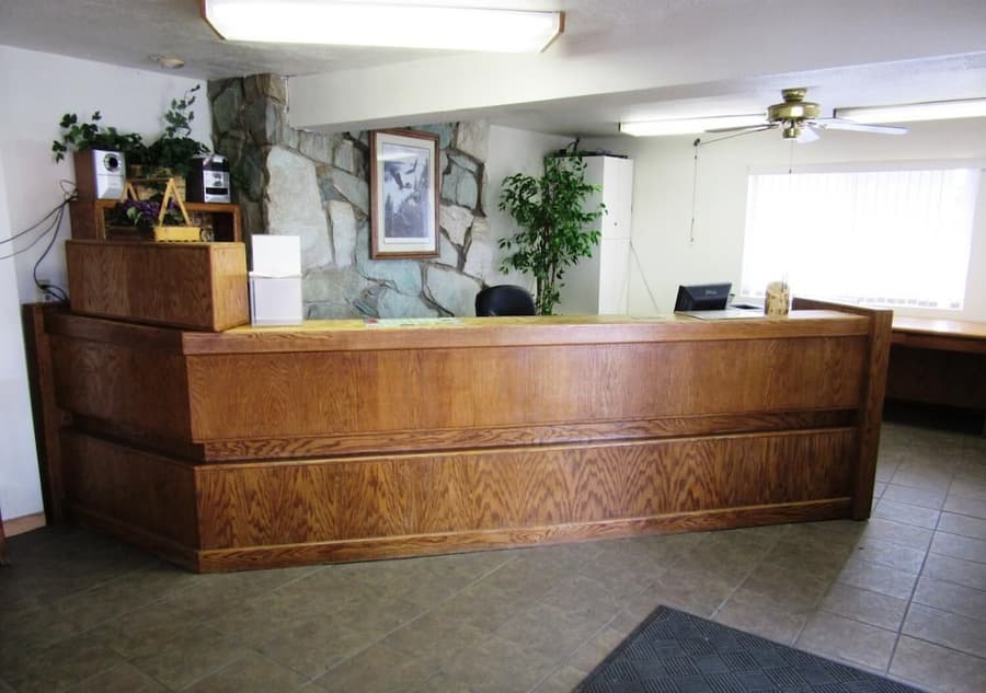 Yellowstone Country Inn