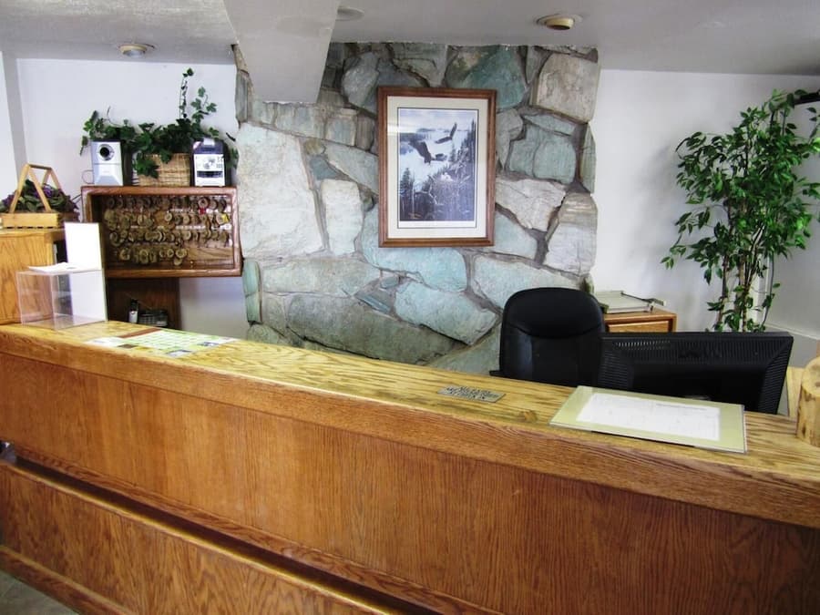 Yellowstone Country Inn
