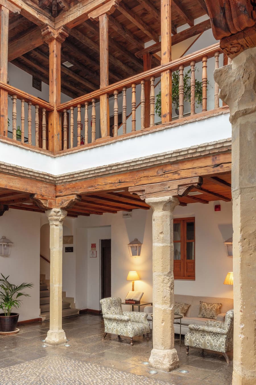 Hotel Puerta de la Luna