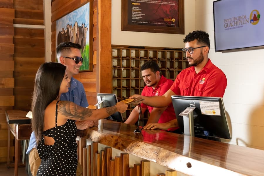 Hotel Hacienda Guachipelin