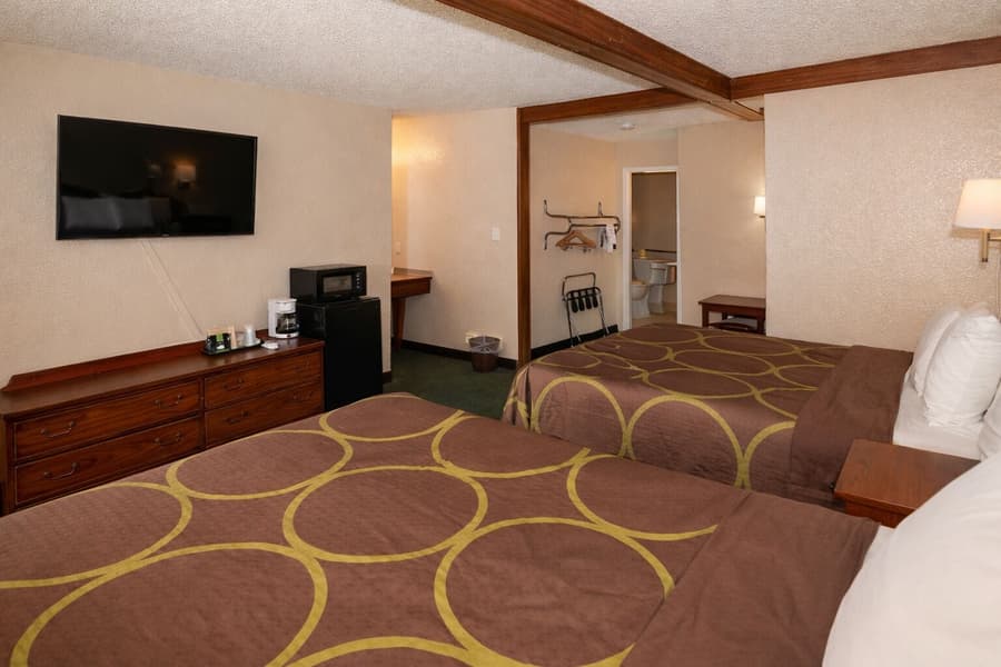 Super 8 by Wyndham Gallup