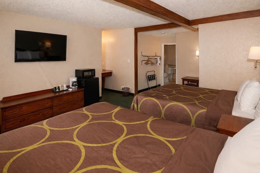 Super 8 by Wyndham Gallup