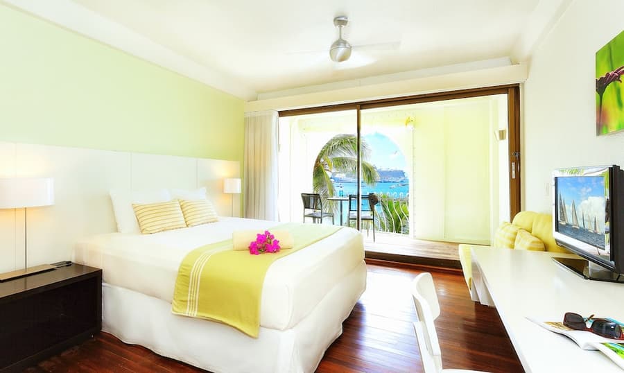 Holland House Beach Hotel