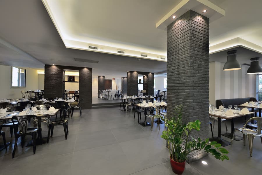 La Meridiana Bleisure Hotel