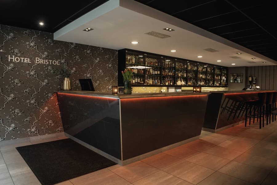 Home Hotel Bristol