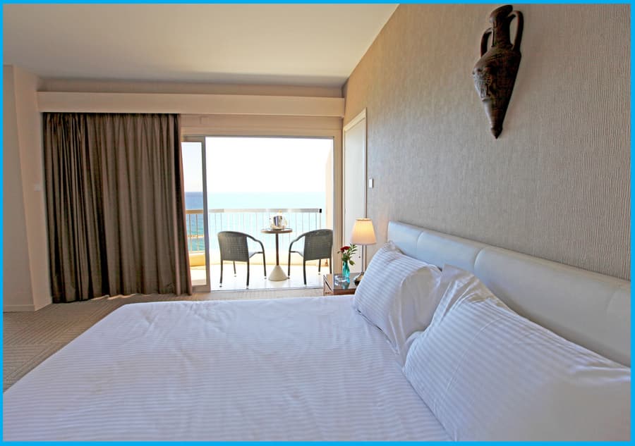 Poseidonia Beach Hotel