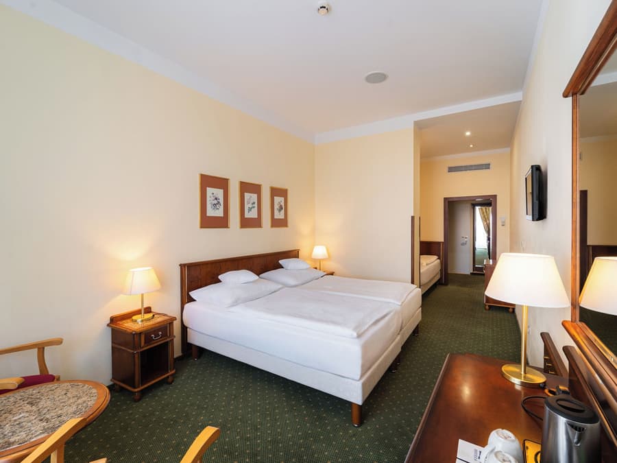 EA Hotel Rokoko