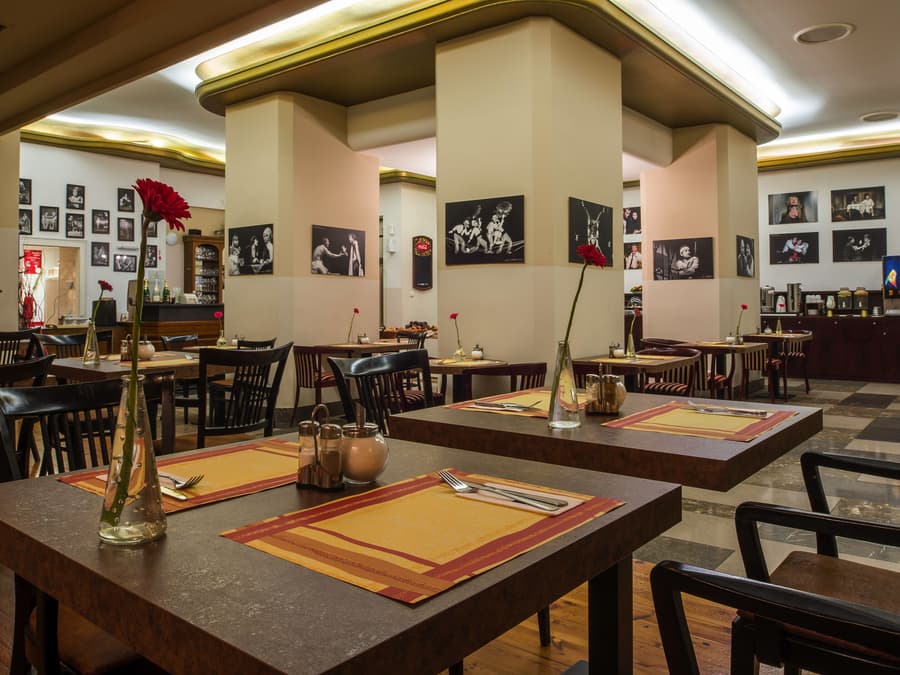 EA Hotel Rokoko