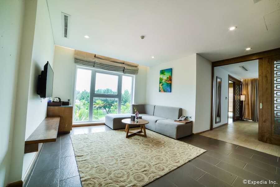 Sandy Beach Non Nuoc Resort